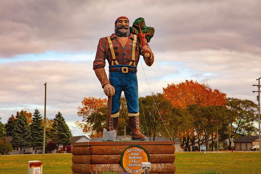 Paul Bunyan statue