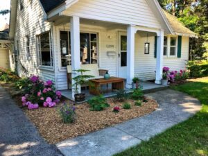 Hunger & Ransom cottage exterior