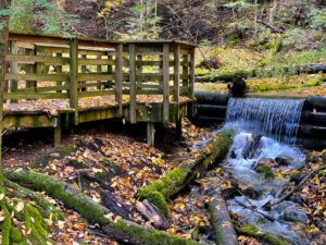 Waterfall on trail of Iargo Springs