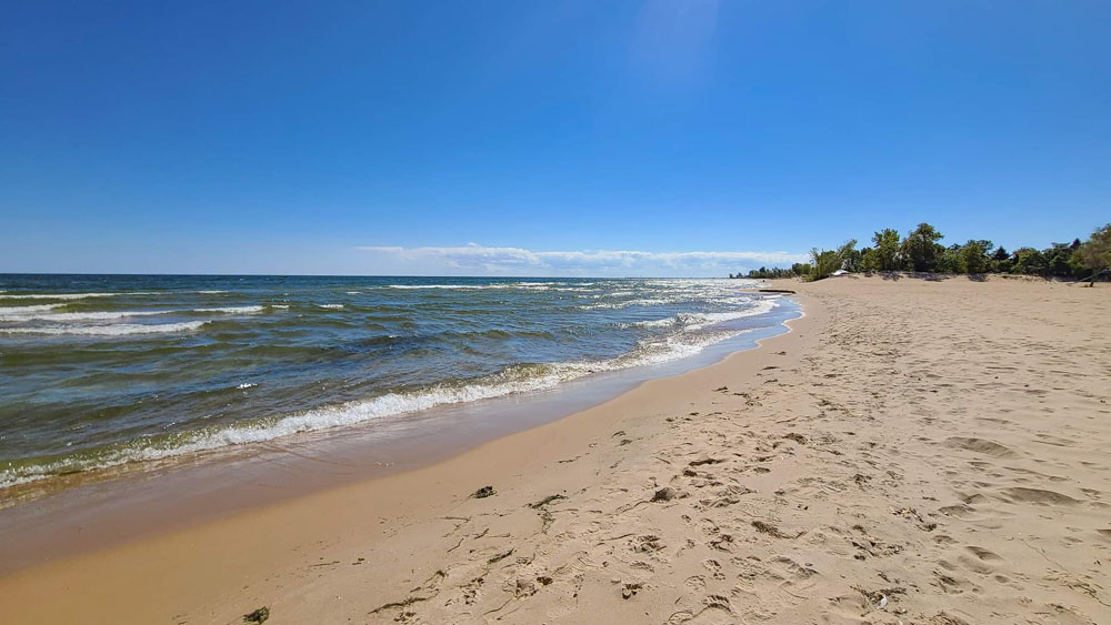Oscoda Bech Park shoreline
