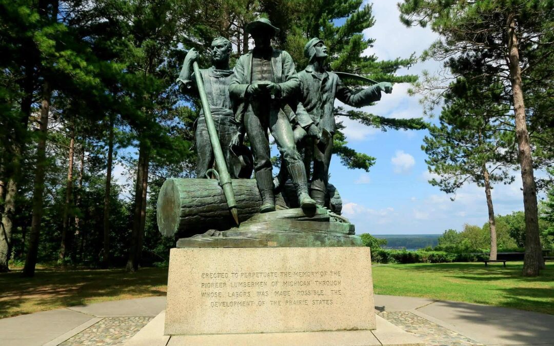 Lumberman's Monument photo courtesy of Shannone Bondie